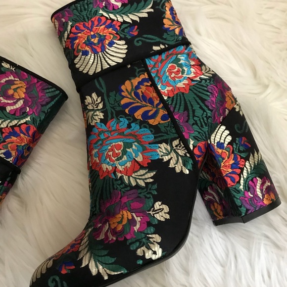 Steve Madden Goldie Block Heel Mid Boot - Picture 4 of 4